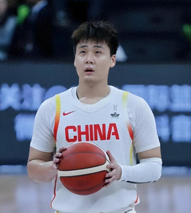 中国官网-手握3个CBA冠军，如今是男篮队长，弟弟小他22岁，5岁就走篮球路